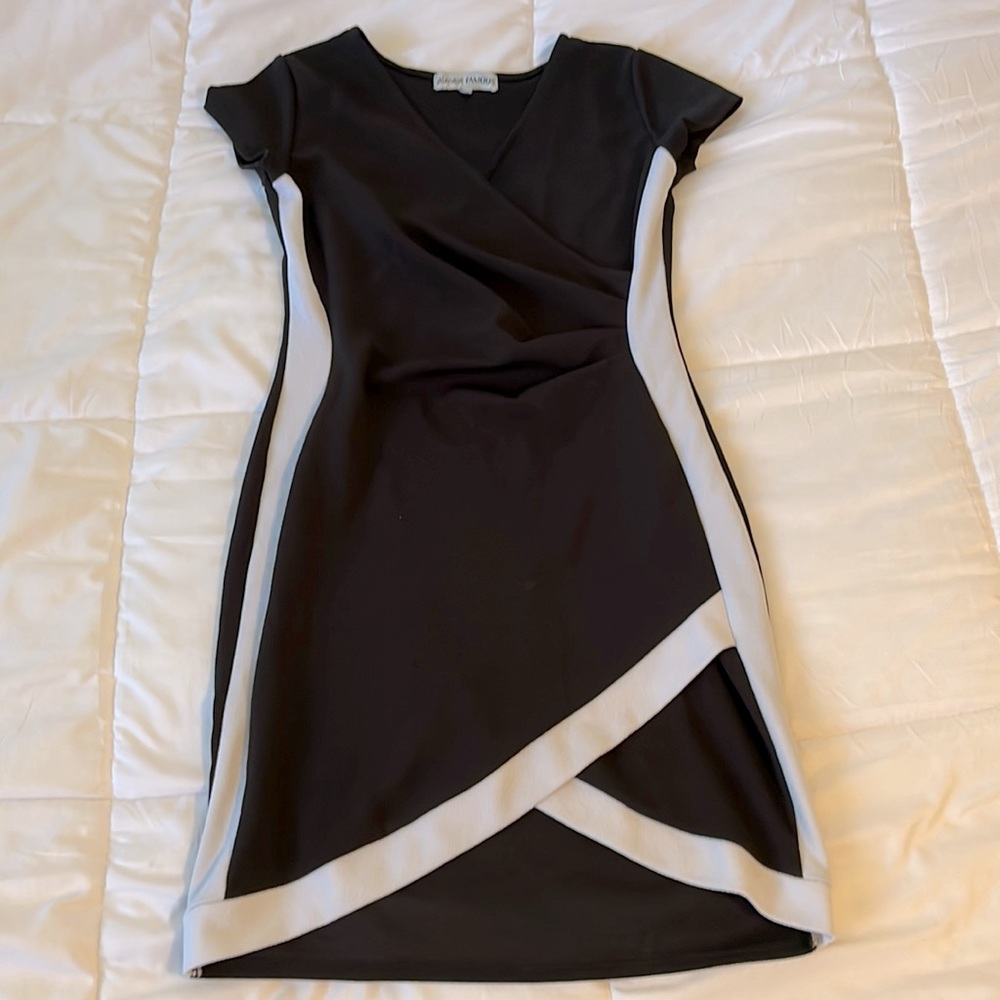 black and whit dress with bunch on the hip, short sleeved, size large